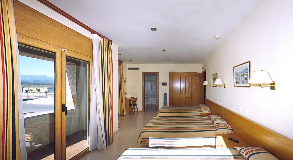 Hostal Mallorquines Riudarenes Exterior photo